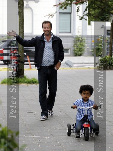 Amsterdam 29 mei 2010
Peter v d Vorst met zijn zoontje op de fiets.
Peter Smulders bv