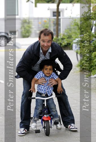 Amsterdam 29 mei 2010
Peter v d Vorst met zijn zoontje op de fiets.
Peter Smulders bv
