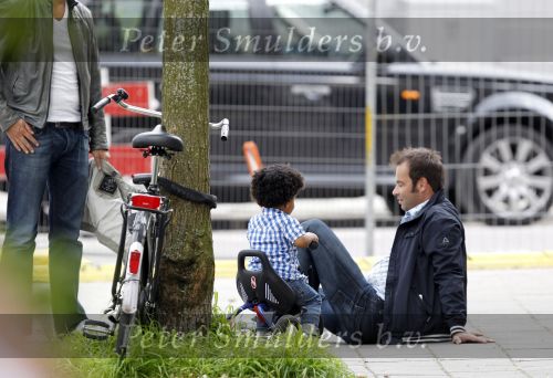 Amsterdam 29 mei 2010
Peter v d Vorst met zijn zoontje op de fiets.
Peter Smulders bv