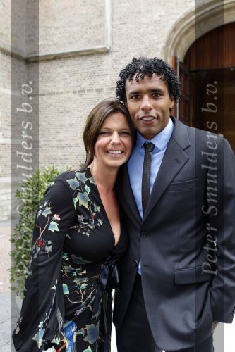 Rotterdam 27 mei 2010
Trouwen Royston Drenthe in rotterdam met Daisy. Pierre v Hooijdonk met zijn vrouw
Peter Smulders bv
