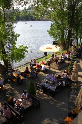 Praag, Golf Perstrip NVGJ naat Tjechie

Foto Peter Smulders BV