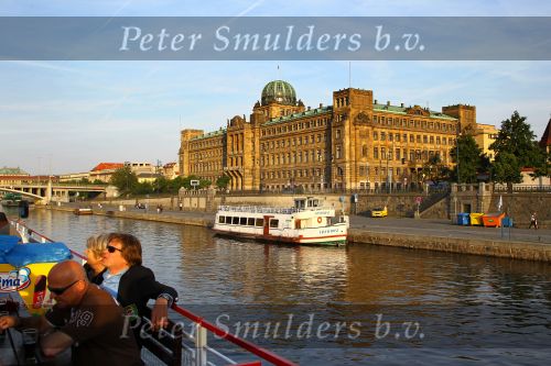 Praag, Golf Perstrip NVGJ naat Tjechie

Foto Peter Smulders BV
