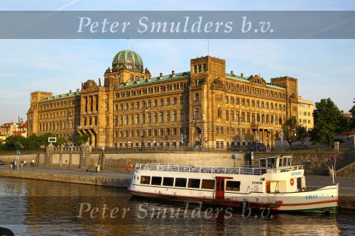 Praag, Golf Perstrip NVGJ naat Tjechie

Foto Peter Smulders BV
