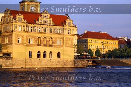 Praag, Golf Perstrip NVGJ naat Tjechie

Foto Peter Smulders BV