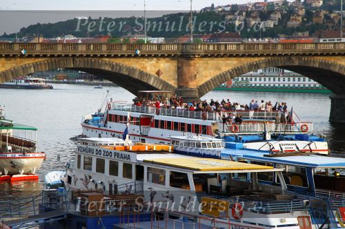 Praag, Golf Perstrip NVGJ naat Tjechie

Foto Peter Smulders BV