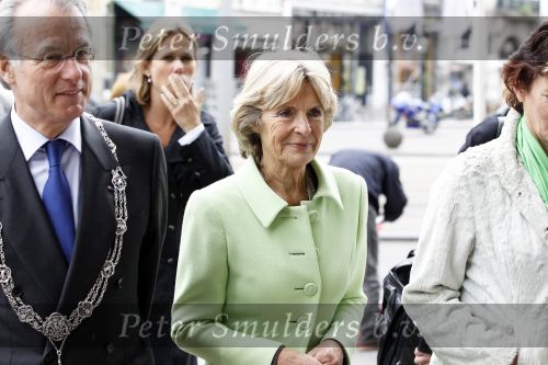 Den Haag 27 mei 2010
Prinses Irene Jozias v Aartsen en Gerdi Verbeet openen fototentoonstelling bij de hofvijver bij het binnenhof.
Peter Smulders bv