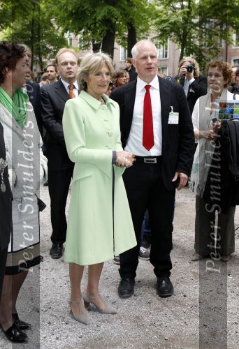 Den Haag 27 mei 2010
Prinses Irene Jozias v Aartsen en Gerdi Verbeet openen fototentoonstelling bij de hofvijver bij het binnenhof.
Peter Smulders bv