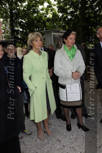 Den Haag 27 mei 2010
Prinses Irene Jozias v Aartsen en Gerdi Verbeet openen fototentoonstelling bij de hofvijver bij het binnenhof.
Peter Smulders bv