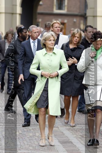 Den Haag 27 mei 2010
Prinses Irene Jozias v Aartsen en Gerdi Verbeet openen fototentoonstelling bij de hofvijver bij het binnenhof.
Peter Smulders bv