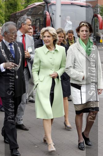 Den Haag 27 mei 2010
Prinses Irene Jozias v Aartsen en Gerdi Verbeet openen fototentoonstelling bij de hofvijver bij het binnenhof.
Peter Smulders bv