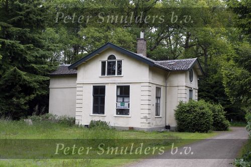 Wassenaar 29 mei 2010
Prinses Margarita haar man Tjalling ten Cate en prinses Irene hebben op de horsten bij Prins Willem Alexander en Maxima een huis met opstallen gekocht die ze gaan verbouwen om daar te wonen.
Peter Smulders bv