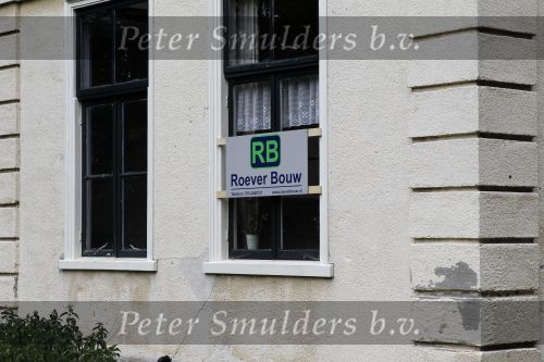 Wassenaar 29 mei 2010
Prinses Margarita haar man Tjalling ten Cate en prinses Irene hebben op de horsten bij Prins Willem Alexander en Maxima een huis met opstallen gekocht die ze gaan verbouwen om daar te wonen.
Peter Smulders bv