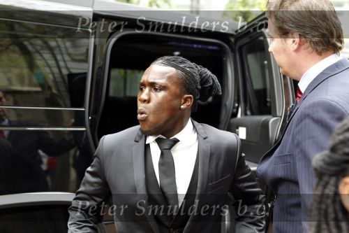 Rotterdam 27 mei 2010
Trouwen Royston Drenthe in rotterdam met Daisy.
Peter Smulders bv