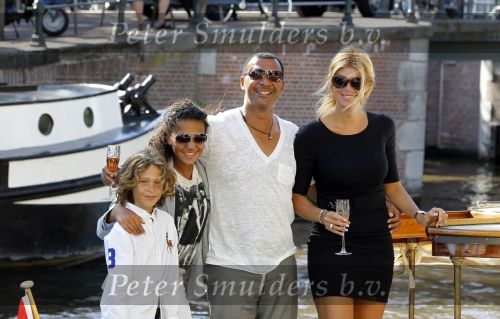 Amsterdam 3 juni 2010
Ruud Estelle Maxim en Joelle Gullit varen op boot de leifde door de grachten van Amsterdam ivm hun 10 jarig huwelijk.
Peter Smulders bv