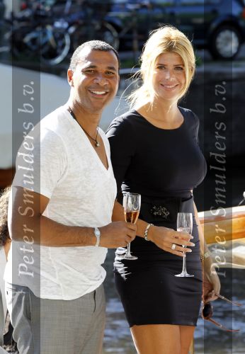 Amsterdam 3 juni 2010
Ruud Estelle Maxim en Joelle Gullit varen op boot de leifde door de grachten van Amsterdam ivm hun 10 jarig huwelijk.
Peter Smulders bv