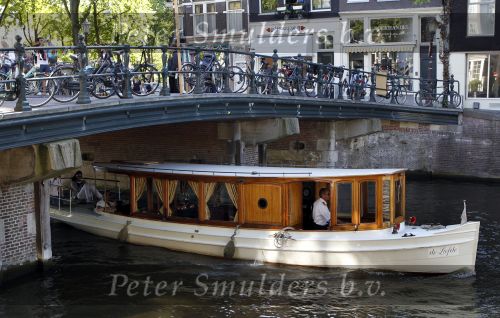 Amsterdam 3 juni 2010
Ruud Estelle Maxim en Joelle Gullit varen op boot de leifde door de grachten van Amsterdam ivm hun 10 jarig huwelijk.
Peter Smulders bv