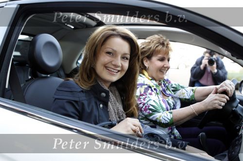 Schiphol 18 mei 2010
Sieneke en Marianne Weber vertrekken vanaf schiphol naar Oslo voor het songfestival.
Peter Smulders bv