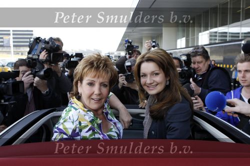 Schiphol 18 mei 2010
Sieneke en Marianne Weber vertrekken vanaf schiphol naar Oslo voor het songfestival.
Peter Smulders bv
