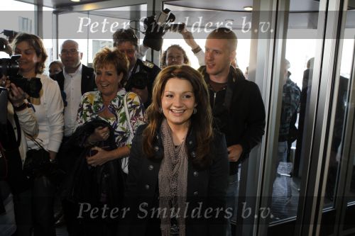 Schiphol 18 mei 2010
Sieneke en Marianne Weber vertrekken vanaf schiphol naar Oslo voor het songfestival.
Peter Smulders bv