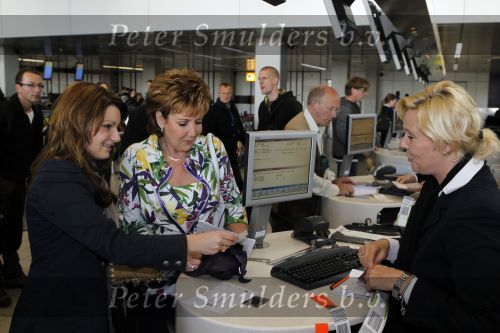 Schiphol 18 mei 2010
Sieneke en Marianne Weber vertrekken vanaf schiphol naar Oslo voor het songfestival.
Peter Smulders bv