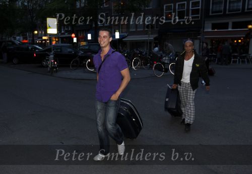 Amsterdam 7 juni 2010
Vrijgezellenavond van Yolanthe Cabau v Kasbergen bij cafe Nol. er kwamen ook 2 strippers dansen voor Yo
Peter Smulders bv