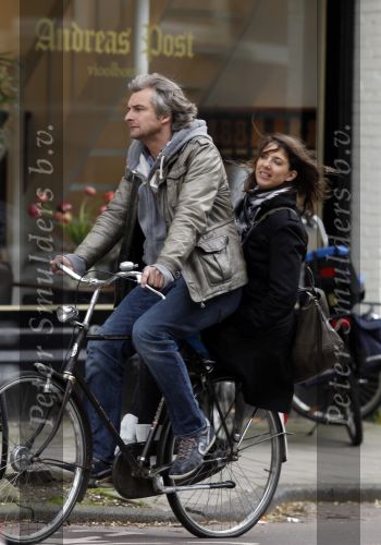 Amsterdam 14 mei 2010
Victor Reinier met een vriendin achter op de fiets.
Peter Smulders bv