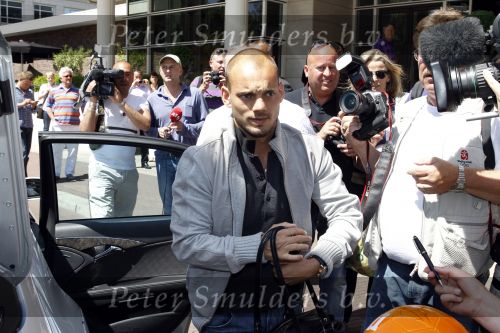 Amsterdam 4 juni 2010
Spelers Nederlands elftal melden zich bij het Hilton Hotel voor de laatste vriendschappelijke wedstrijd voor het WK. Wesley Sneijder
Peter Smulders bv