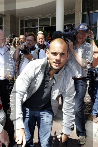 Amsterdam 4 juni 2010
Spelers Nederlands elftal melden zich bij het Hilton Hotel voor de laatste vriendschappelijke wedstrijd voor het WK. Wesley Sneijder
Peter Smulders bv