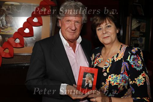 Blaricum 17 mei 2010
Presentatie boek van Willibrord Frequin bij moeke spijstra. Willibrord met Rita Verdonk
Peter Smulders bv