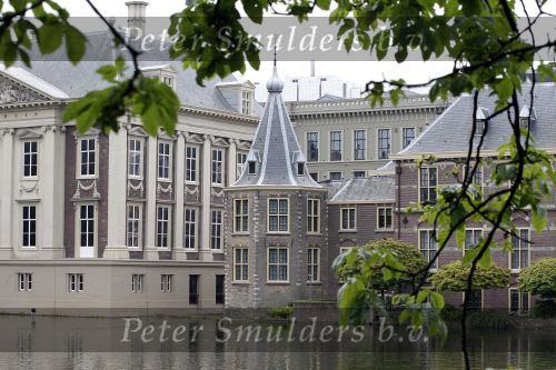 Den Haag 27 mei 2010
Prinses Irene Jozias v Aartsen en Gerdi Verbeet openen fototentoonstelling bij de hofvijver bij het binnenhof. het torentje
Peter Smulders bv