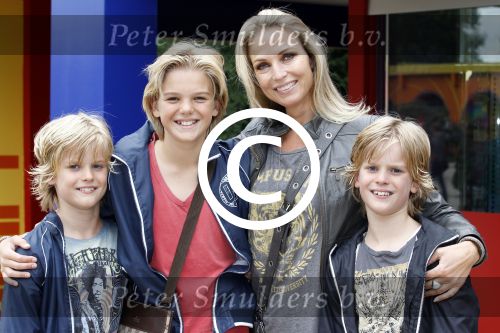 Biddinghuizen 22 juni 2011
Bn ers in Walibi flevohof. Astrid v d Bosch met zoons
Peter Smulders bv