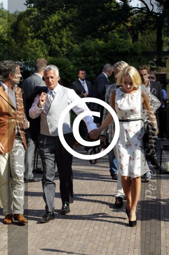 Ermelo 9 juli 2011
Trouwen Winston Gerschtanowitz en Renate Verbaan bij hotel het Roode Koper. Bram Moszkowicz en Eva Jinek
Peter Smulders bv