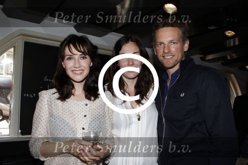 Amsterdam 24 juni 2011
Presentatie boek Carice v Houten ism het Algemeen Dagblad AD. Carice met Halina Reyn en Barry Atsma
Peter Smulders bv