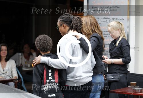 Amsterdam 16 juli 2011
Edgar Davids met zoon en Olcay Gulsen op de pc hooftstraat.
Peter Smulders bv