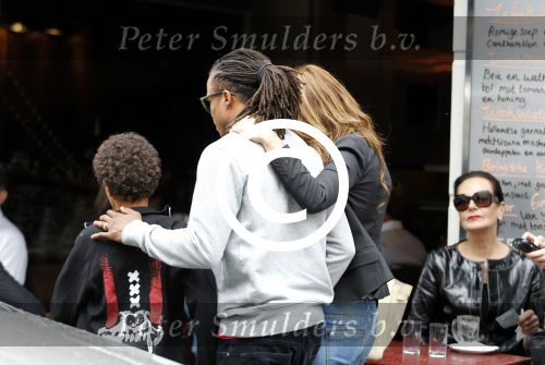 Amsterdam 16 juli 2011
Edgar Davids met zoon en Olcay Gulsen op de pc hooftstraat.
Peter Smulders bv
