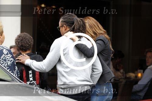 Amsterdam 16 juli 2011
Edgar Davids met zoon en Olcay Gulsen op de pc hooftstraat.
Peter Smulders bv
