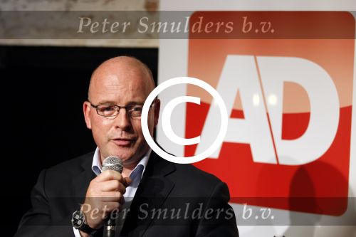 Amsterdam 24 juni 2011
Presentatie boek Carice v Houten ism het Algemeen Dagblad AD.Eric-Paul Dijkhuizen
Peter Smulders bv
