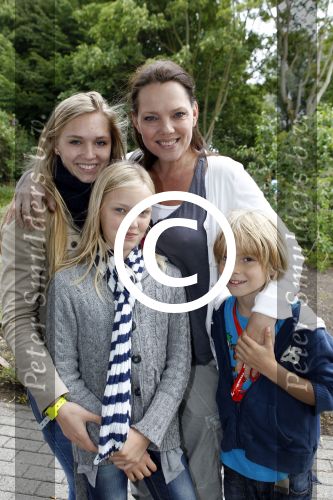 Biddinghuizen 22 juni 2011
Bn ers in Walibi flevohof. Esther Duller met kinderen
Peter Smulders bv
