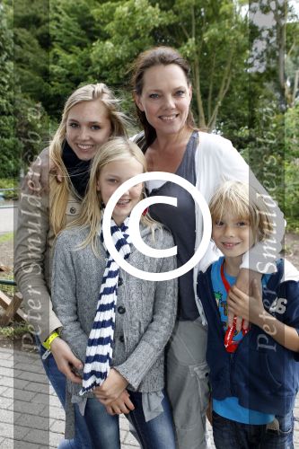 Biddinghuizen 22 juni 2011
Bn ers in Walibi flevohof. Esther Duller met kinderen
Peter Smulders bv