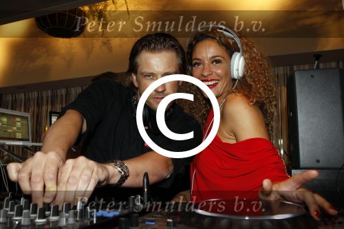 Amsterdam 26 juni 2011
Presentatie cd en 30e verjaardag van Fajah Lourens bij Special Sports. Ferri Somogyi
Peter Smulders bv