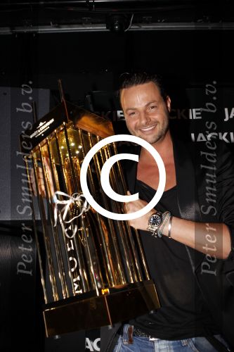 Amsterdam 30 juni 2011
Bachelors list van het blad Jackie in club air. Fred v Leer
Peter Smulders bv