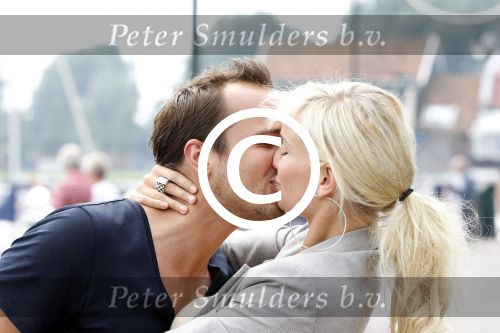 Volendam 28 juni 2011
Geert Hoes met zijn nieuwe vriendin Elze Mieke Tijl.
Peter Smulders bv