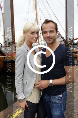Volendam 28 juni 2011
Geert Hoes met zijn nieuwe vriendin Elze Mieke Tijl.
Peter Smulders bv