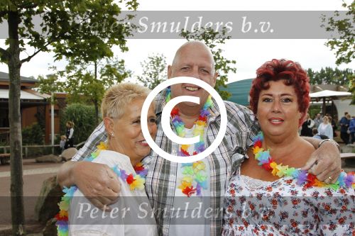 Harderwijk, 2 Juli 2011
Dolfinarium premiere Spetter en het magisch avontuur
Henk Bres met zijn vrouw een een vriendin
Foto Peter Smulders BV