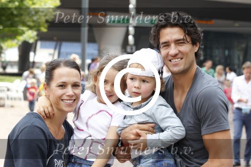 Amsterdam 26 juni 2011
Premiere Cars II in Pathe arena. John en Denise v Lottum met kinderen
Peter Smulders bv