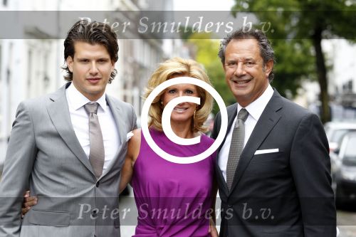 Naarden Vesting 16 juni 2011
Danie Bles en haar man Joris trouwen in het stadhuis van Naarden. Jos Bles met vrouw zoon Chantal en kleinzoon
Peter Smulders bv