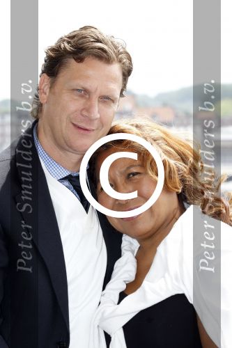 Rotterdam 16 juni 2011
Justine Pelmelay met haar nieuwe vriend Ronald van Driel op cruise schip ( boot) de SS rotterdam.
Peter Smulders bv