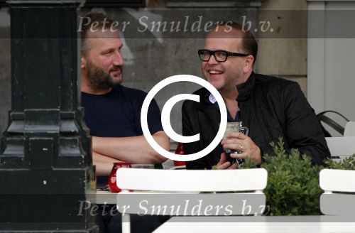 Amsterdam 15 juni 2011
Marc Marie Huybregts op terras met acteur .....
Peter Smulders bv