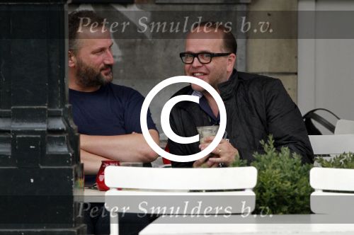 Amsterdam 15 juni 2011
Marc Marie Huybregts op terras met acteur .....
Peter Smulders bv
