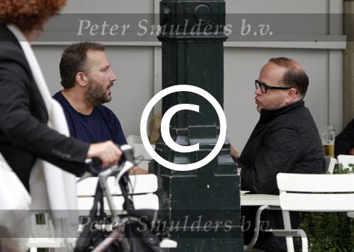 Amsterdam 15 juni 2011
Marc Marie Huybregts op terras met acteur .....
Peter Smulders bv